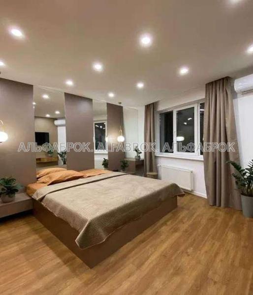 Продам 3-кімнатну квартиру в новобудові, ЖК «ObolonSKY»