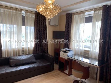 Продам 3-кімнатну квартиру в новобудові, ЖК «Голосеево»