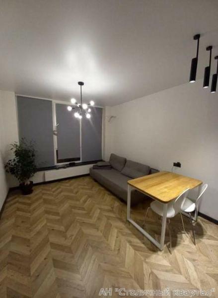 Продам 4-комнатную квартиру в новостройке, ЖК «Варшавський Плюс»