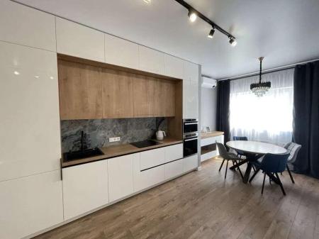 Продам 3-кімнатну квартиру в новобудові, ЖК «Кристал»