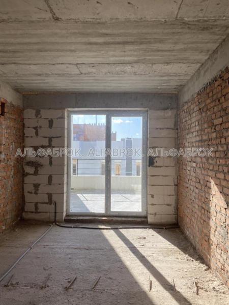 Продам 4-кімнатну квартиру в новобудові, ЖК Панорама