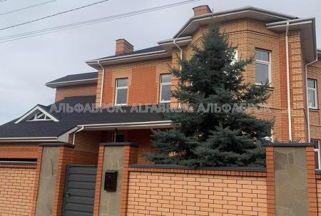 Продам 3-поверховий будинок