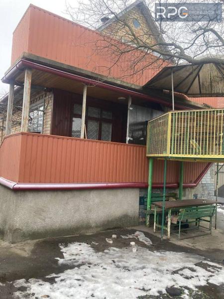 Продам 2-поверховий будинок