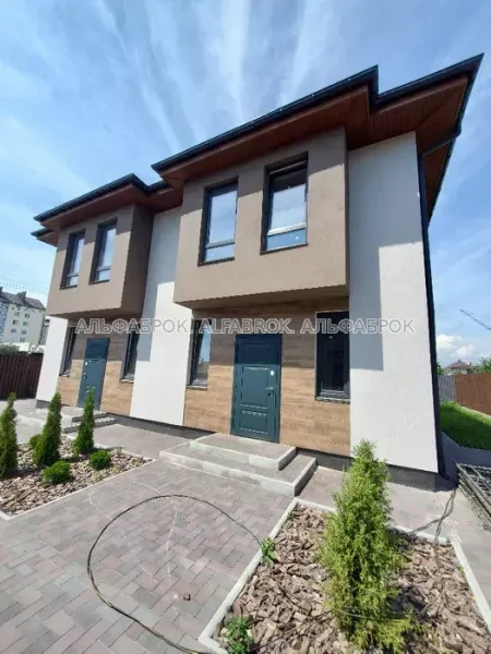 Продам 3-поверховий будинок