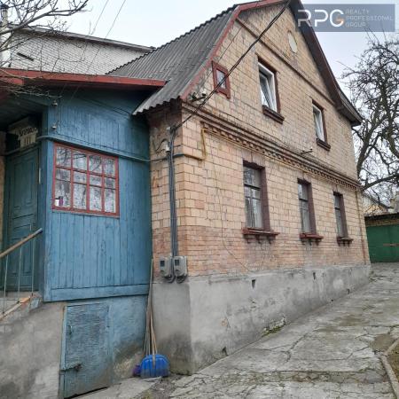 Продам частина 2-поверхового будинку