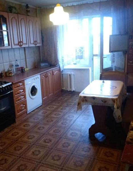 Продам 4-кімнатну квартиру