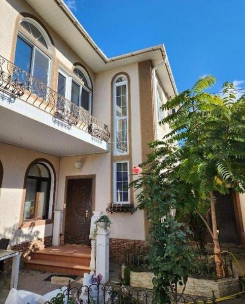 Продам 2-поверховий будинок