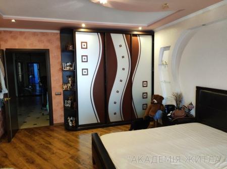 Продам 3-комнатную квартиру в новостройке, ЖК Адмирал