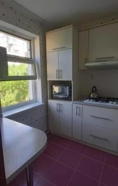 Продам 3-кімнатну квартиру