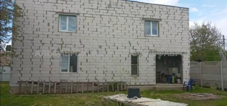 Продам 2-поверховий будинок