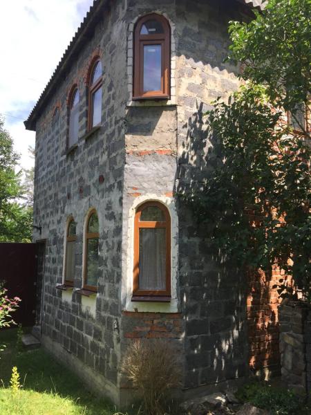 Продам 2-поверховий будинок