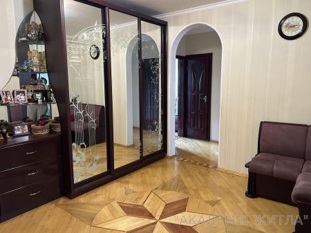 Продам 3-комнатную квартиру