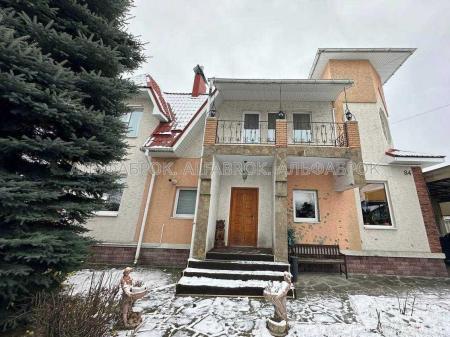 Продам 2-поверховий будинок