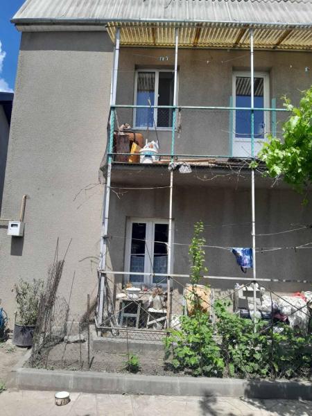 Продам 3-поверховий будинок