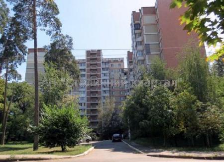 Продам 4-кімнатну квартиру