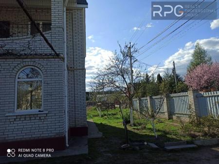 Продам 2-поверховий будинок