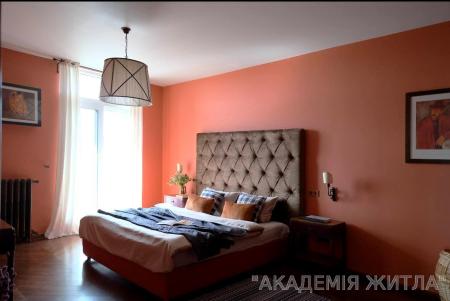 Продам 4-комнатную квартиру