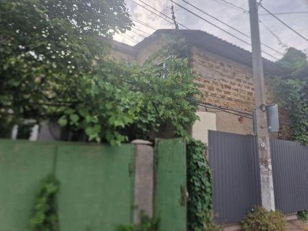Продам частину 2-поверхового будинку