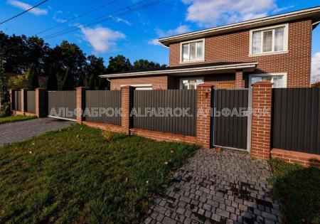 Продам 2-поверховий будинок