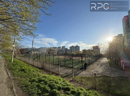 Продам 4-кімнатну квартиру