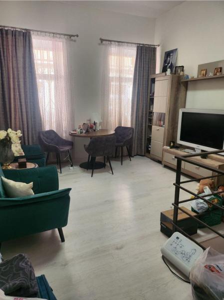 Продам 2-комнатную квартиру