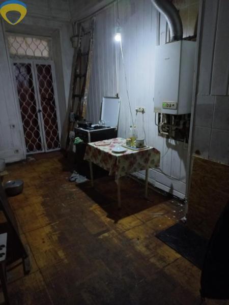 Продам 7-кімнатну квартиру