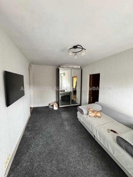 Продам 2-комнатную квартиру