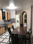 Продам 2-кімнатну квартиру, ЖК Navigator, 72 м², капітальний ремонт