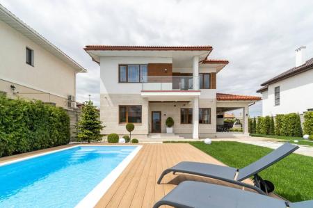 Продам 2-поверховий будинок