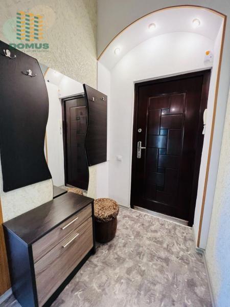 Продам 4-кімнатну квартиру