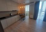 Продам 1-кімнатну квартиру в новобудові, ЖК Яскравий, 33.65 м², євроремонт