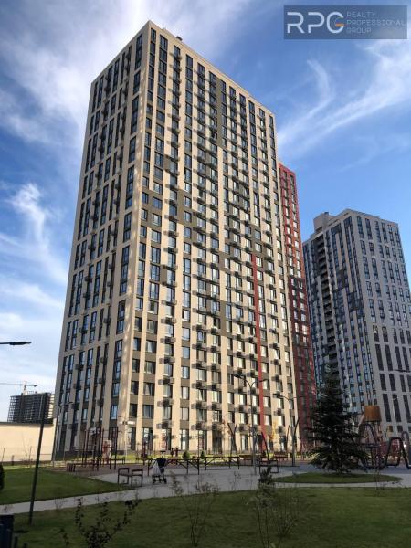 Продам 4-кімнатну квартиру в новобудові, ЖК Варшавський Плюс