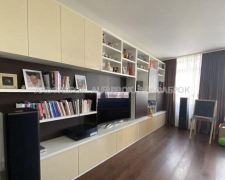 Продам 3-кімнатну квартиру