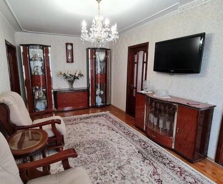 Продам 4-кімнатну квартиру