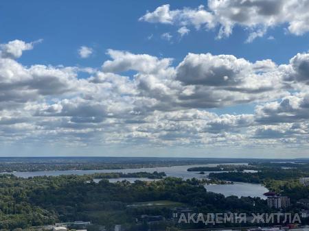 Продам 3-комнатную квартиру в новостройке, ЖК пер. Моторный, 11