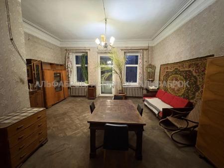 Продам 4-кімнатну квартиру