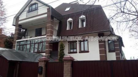 Продам 4-поверховий будинок