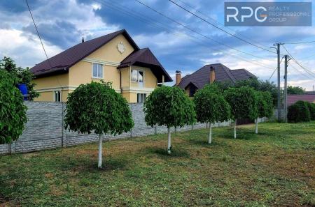 Продам 2-поверховий будинок