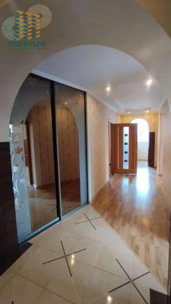 Продам 3-кімнатну квартиру