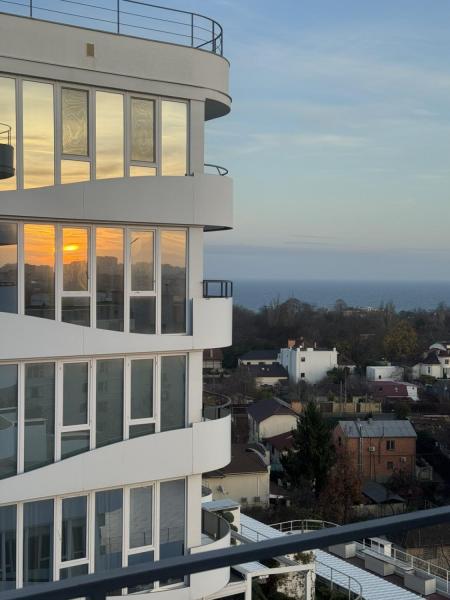 Продам 3-комнатную квартиру в новостройке, ЖК «Море»