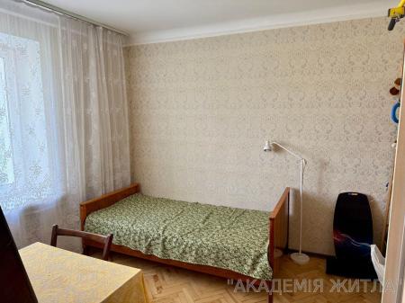 Продам 4-комнатную квартиру
