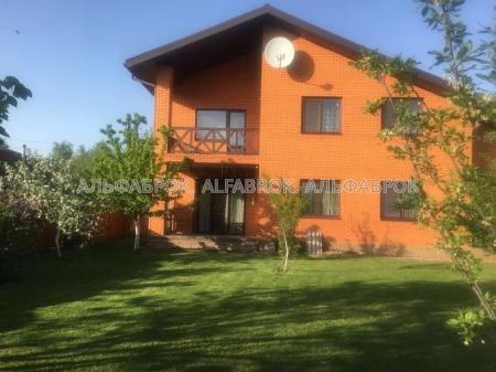 Продам 2-поверховий будинок