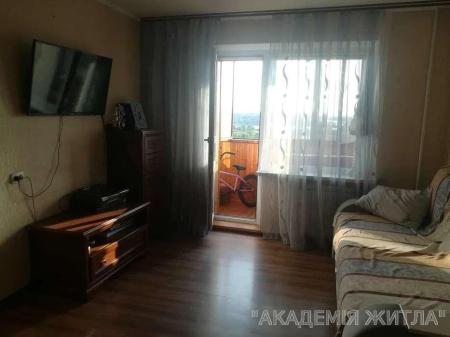 Продам 4-комнатную квартиру