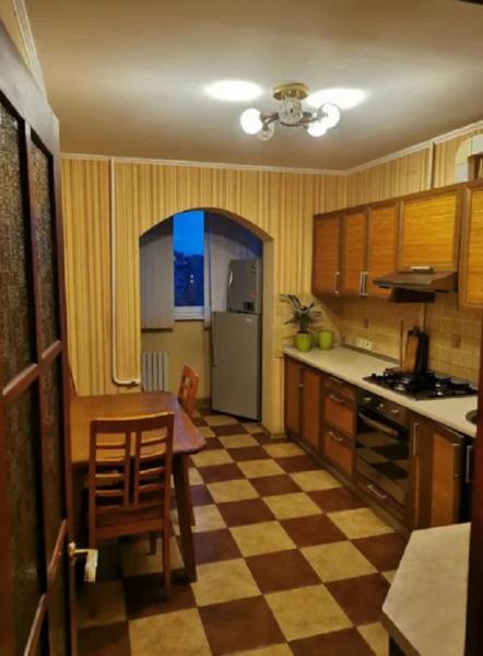 Продам 3-кімнатну квартиру