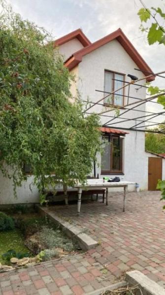 Продам 2-этажный дом