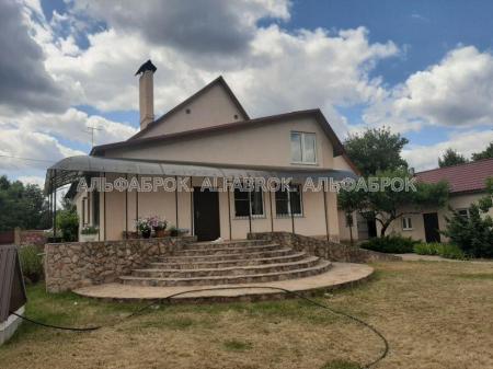 Продам 2-поверховий будинок