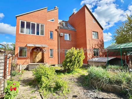 Продам 2-этажный дом