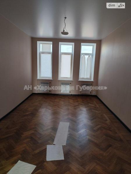 Продам 4-комнатную квартиру