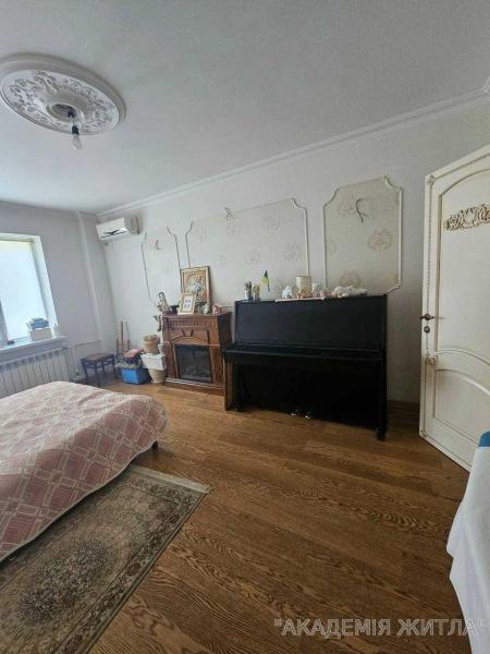 Продам 3-комнатную квартиру