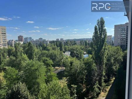 Продам 4-кімнатну квартиру